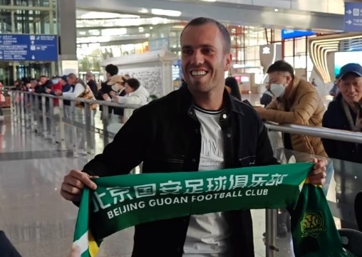 金年会体育塞鸟入籍关键点是必须拿到身份证，否则将注册成外援或自由身跟训