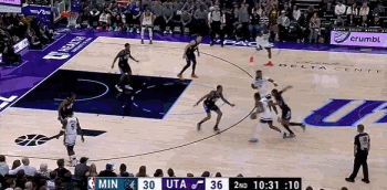 金年会🙏本场不会回归！兰德尔飞身上篮打进 腹股沟受伤返回更衣室