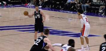 金年会体育百步穿杨！菲利波夫斯基三分再中 10中6砍22分已创生涯新高