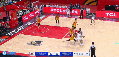 金年会体育如清晨过马路！赵睿借掩护突破轻松挑篮 江苏全队放弃防守目送...