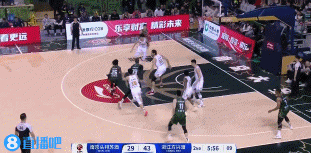 金年会金字招牌诚信至上一柱擎天！法尔翻江倒海制霸内线 暴扣&补篮&造杀伤