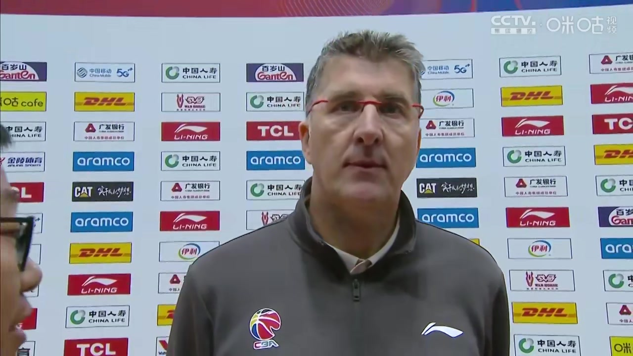 金年会金字招牌诚信至上北控助教：这场胜利献给闵指导 希望他尽快回到队伍中来