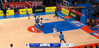 金年会金字招牌信誉至上着实不应该！张宁反击空篮上丢...队友试图补篮又一巴掌打出去...