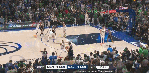 金年会体育一年前的今天 欧文左手超远抛投划过约基奇指尖 神来之笔绝杀掘金