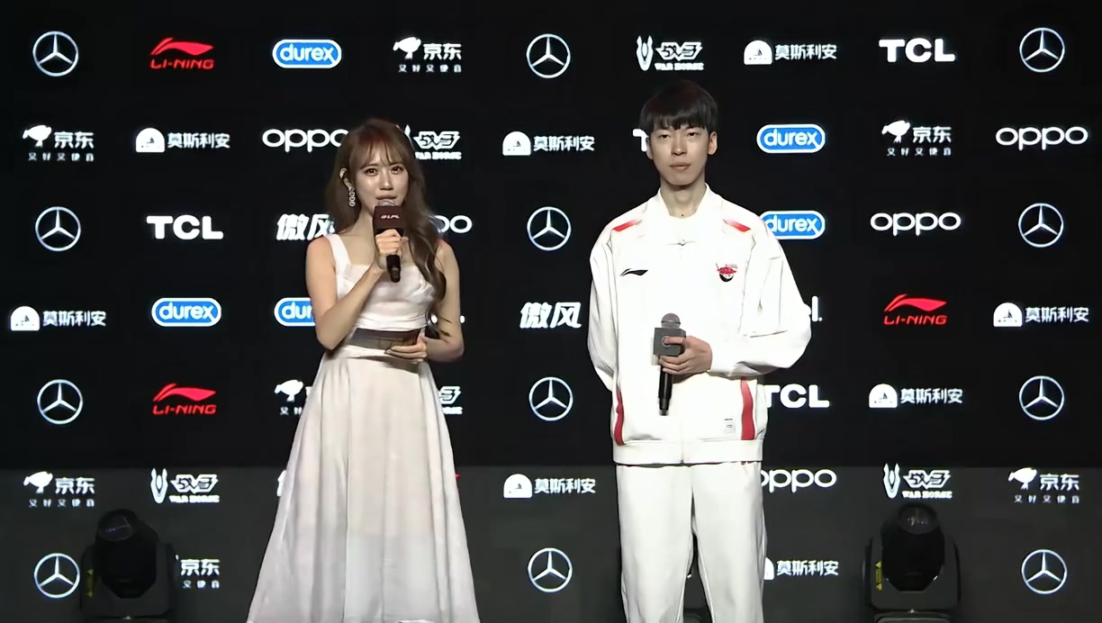 金年会体育太有画面感！AL赛后采访Hope：Flandre拆塔的时候我们在给他加油