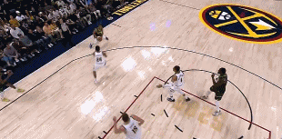 金年会立功了！威少防守造成克拉克进攻犯规 森林狼挑战失败