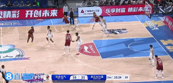 金年会金字招牌信誉至上👏防守反击一气呵成！巴里-布朗飞身断球反击接回传打成2+1